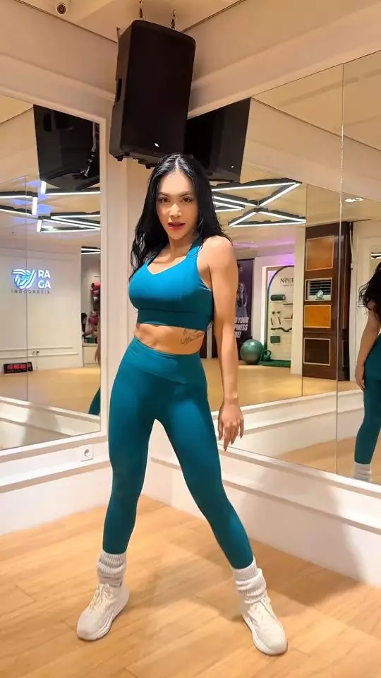 denada oplas dua kali untuk cari suami  © 2025 Instagram