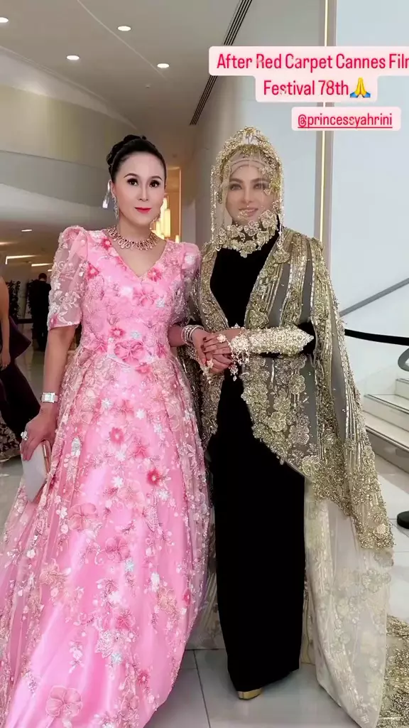 syahrini di rangkaian acara cannes film festival © 2025 brilio.net syahrini di rangkaian acara cannes film festival © 2025 brilio.net