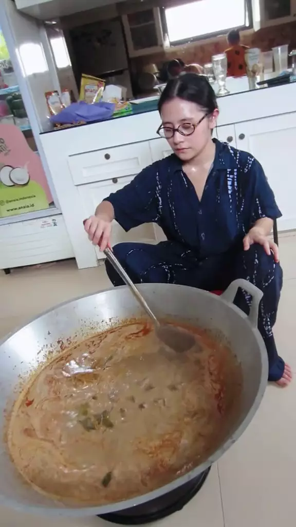 dapur kotor prilly latuconsina © 2025 TikTok dapur kotor prilly latuconsina © 2025 TikTok