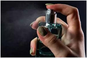 Trik atasi semprotan parfum macet cuma pakai barang rumah ini, nggak ribet dan hasilnya maksimal