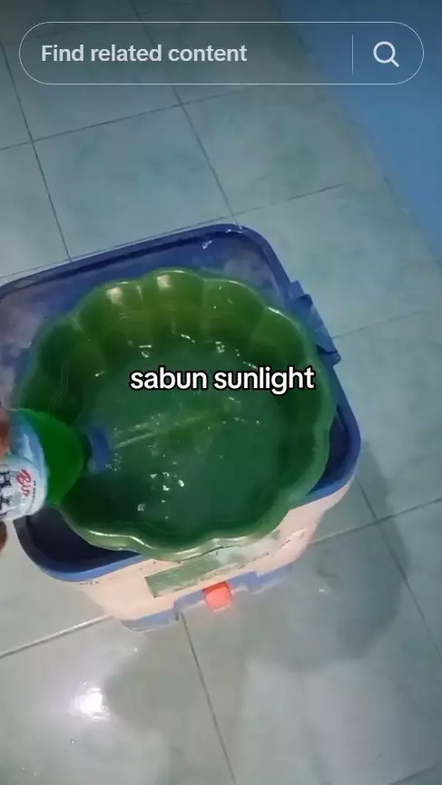 bersihkan kerak putih di dispenser air © TikTok bersihkan kerak putih di dispenser air © TikTok