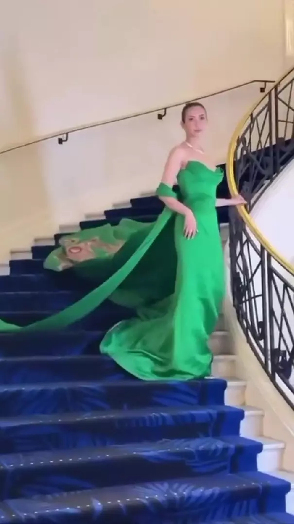 potret Elvira Devinamira di red carpet Cannes © Instagram potret Elvira Devinamira di red carpet Cannes © Instagram