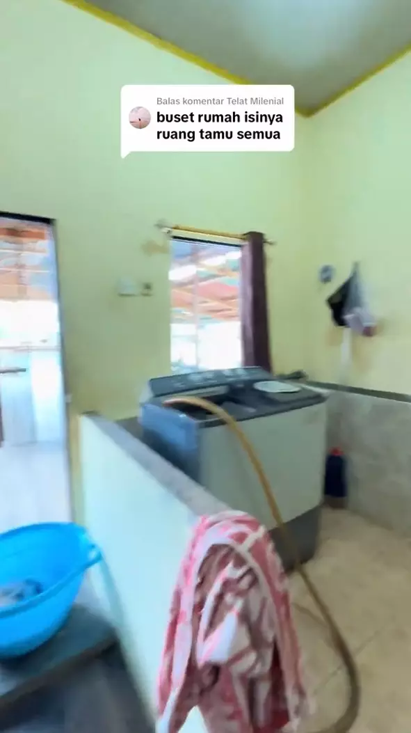 cara wanita asal Jambi menata rumah kayunya © TikTok
