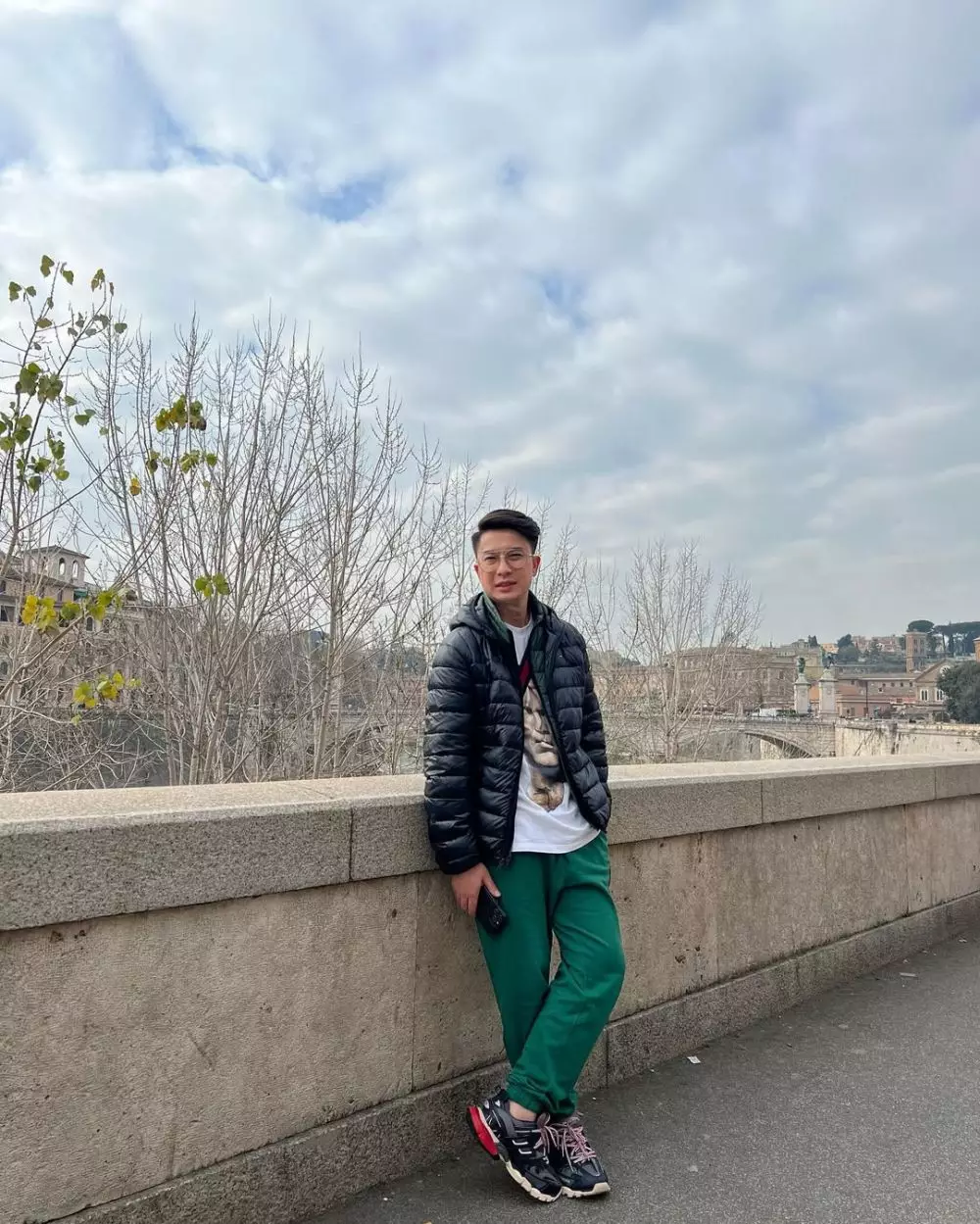 fakta max adam pacar wika salim © 2025 Instagram