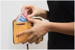 Siasat Gen Z biar sehat tapi hidup tetap waras meski gaji setara UMR Jogja, kuncinya cuma anti FOMO