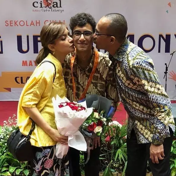 kenangan suami Najwa Shihab dan anak semata wayang © Instagram kenangan suami Najwa Shihab dan anak semata wayang © Instagram