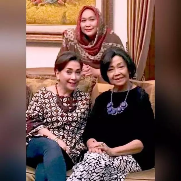 potret kebersamaan Widyawati dan Rima Melati © Instagram potret kebersamaan Widyawati dan Rima Melati © Instagram