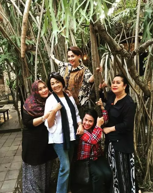 potret kebersamaan Widyawati dan Rima Melati © Instagram potret kebersamaan Widyawati dan Rima Melati © Instagram