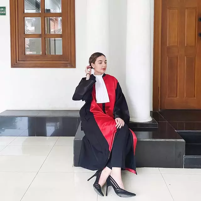 potret Ghina Raihanah pacar Izzat Assegaf © Instagram