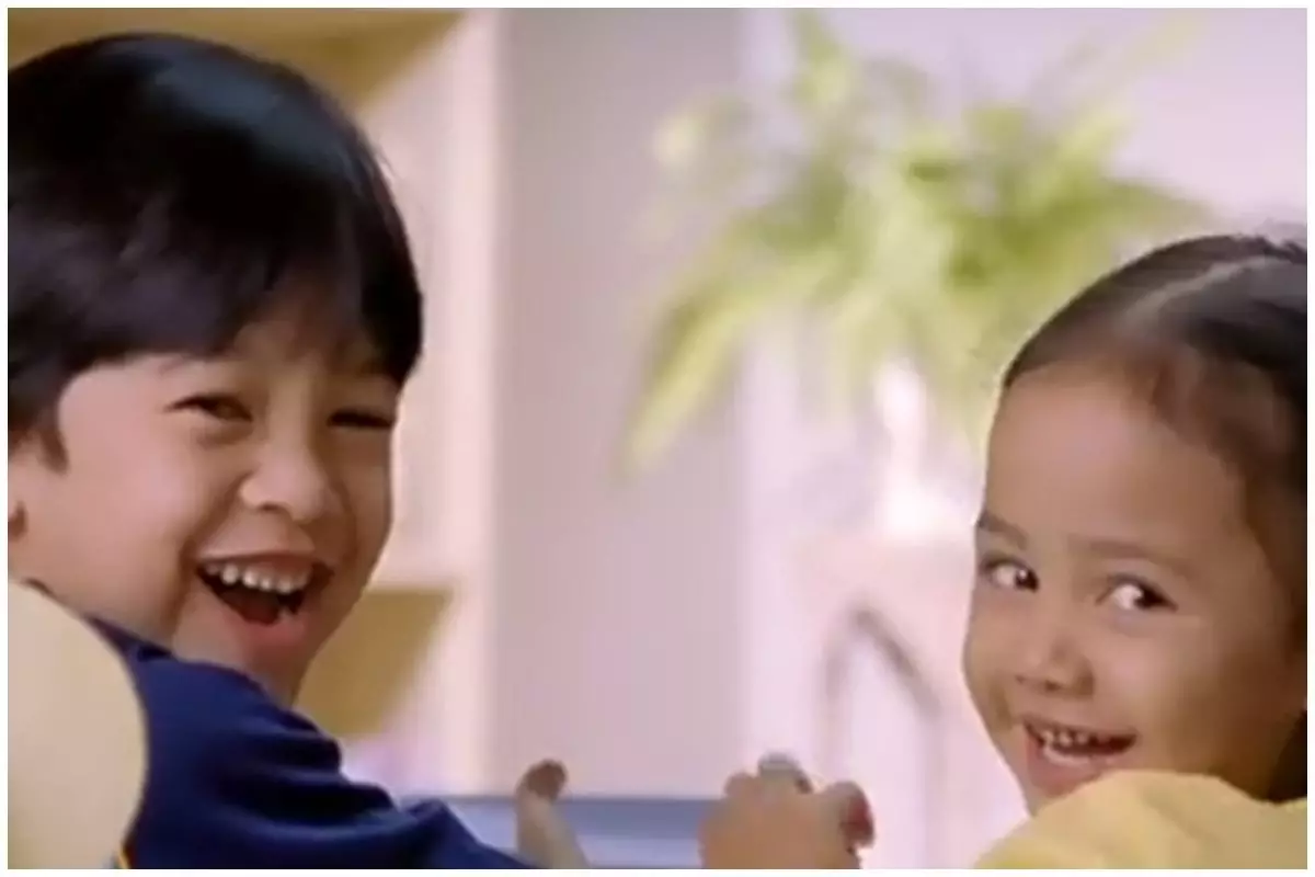 Bintang iklan imut baju kuning ini kini jadi aktris top, begini 11 transformasinya