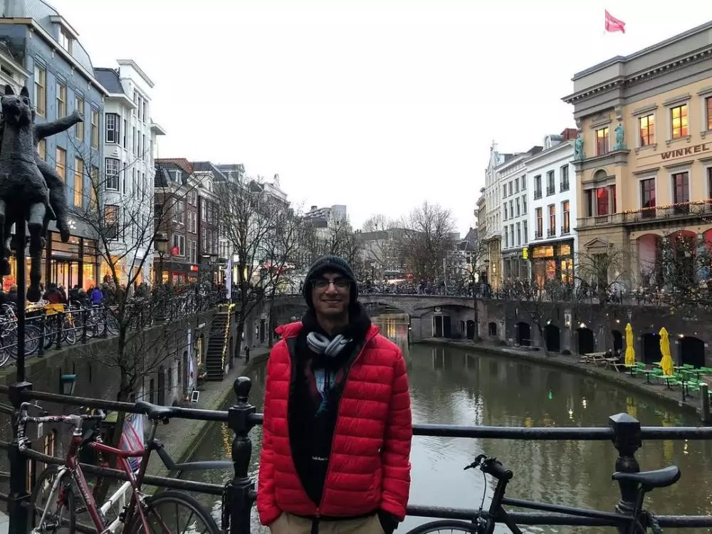 fakta izzat assegaf anak najwa shihab © 2025 Instagram