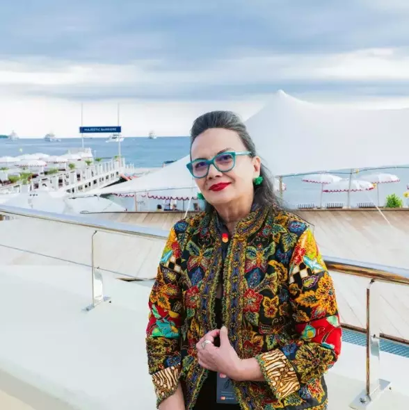 Christine Hakim bantah Syahrini beli tiket © berbagai sumber