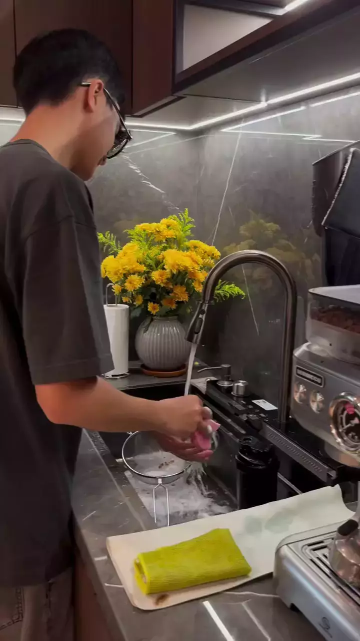 cara hengky kurniawan menata dapur  © 2025 Instagram cara hengky kurniawan menata dapur  © 2025 Instagram