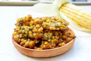 9 Resep bakwan jagung 2025: Variasi lebih banyak, rasa lebih kaya, renyahnya bikin nagih