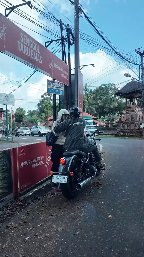 kenangan Antonio Blanco dan Zoe Abbas saat pacaran naik motor © 2025 TikTok kenangan Antonio Blanco dan Zoe Abbas saat pacaran naik motor © 2025 TikTok