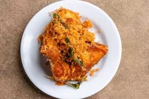 9 Resep ayam goreng kremes yang gurih, renyah, dan selalu bikin nagih