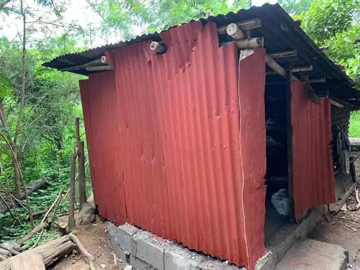gubuk reyot seng direnovasi jadi apik © Facebook/Emylia Dahlans gubuk reyot seng direnovasi jadi apik © Facebook/Emylia Dahlans