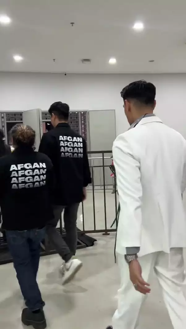 Afgan beri kejutan duet di konser Rossa © TikTok Afgan beri kejutan duet di konser Rossa © TikTok