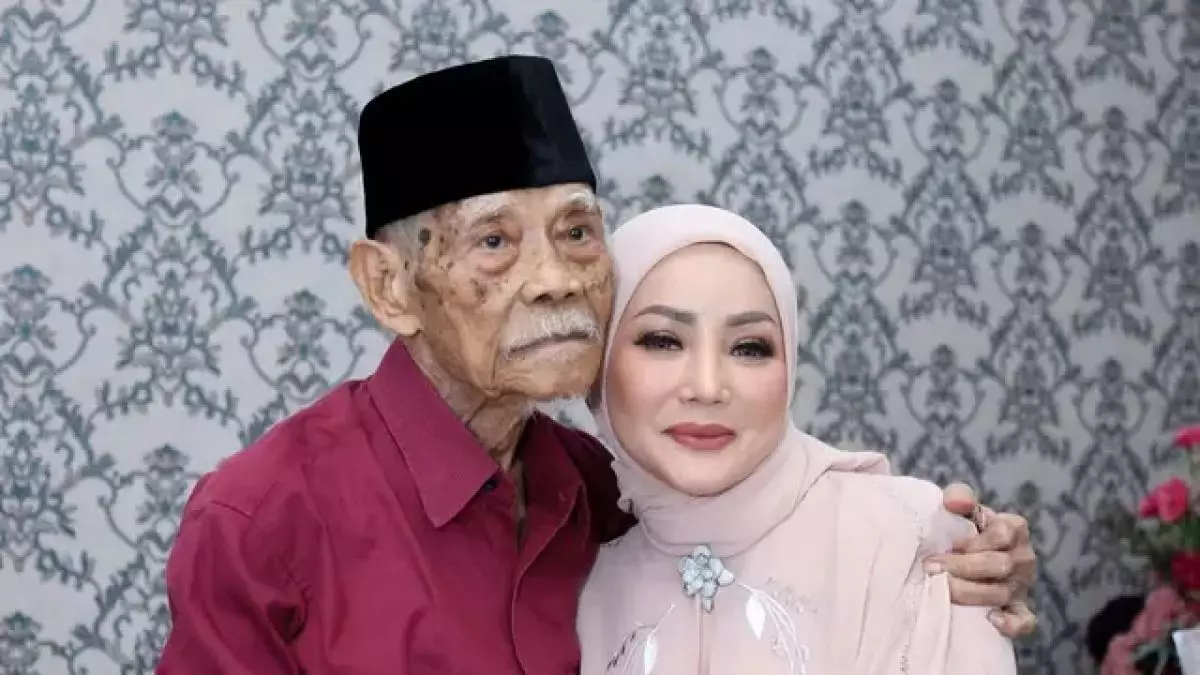 Pedangdut Kristina berduka, ayahnya meninggal di usia 85 tahun