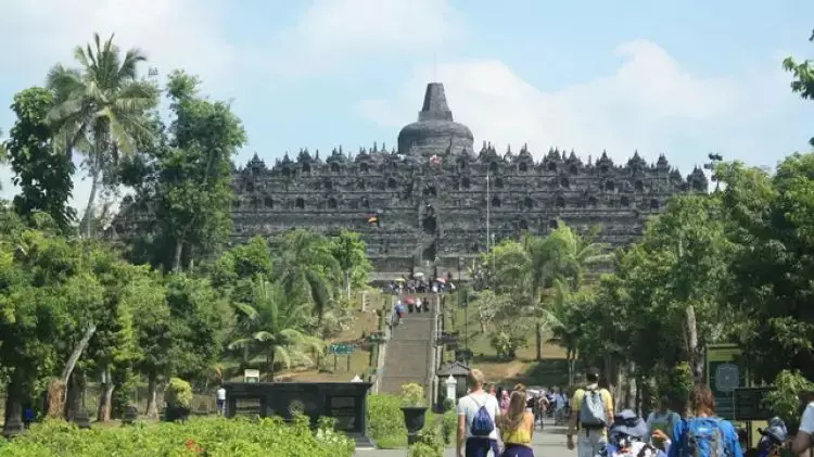 Bukan eskalator, Fadli Zon sebut Candi Borobudur dipasangi stairlift, ini fungsinya