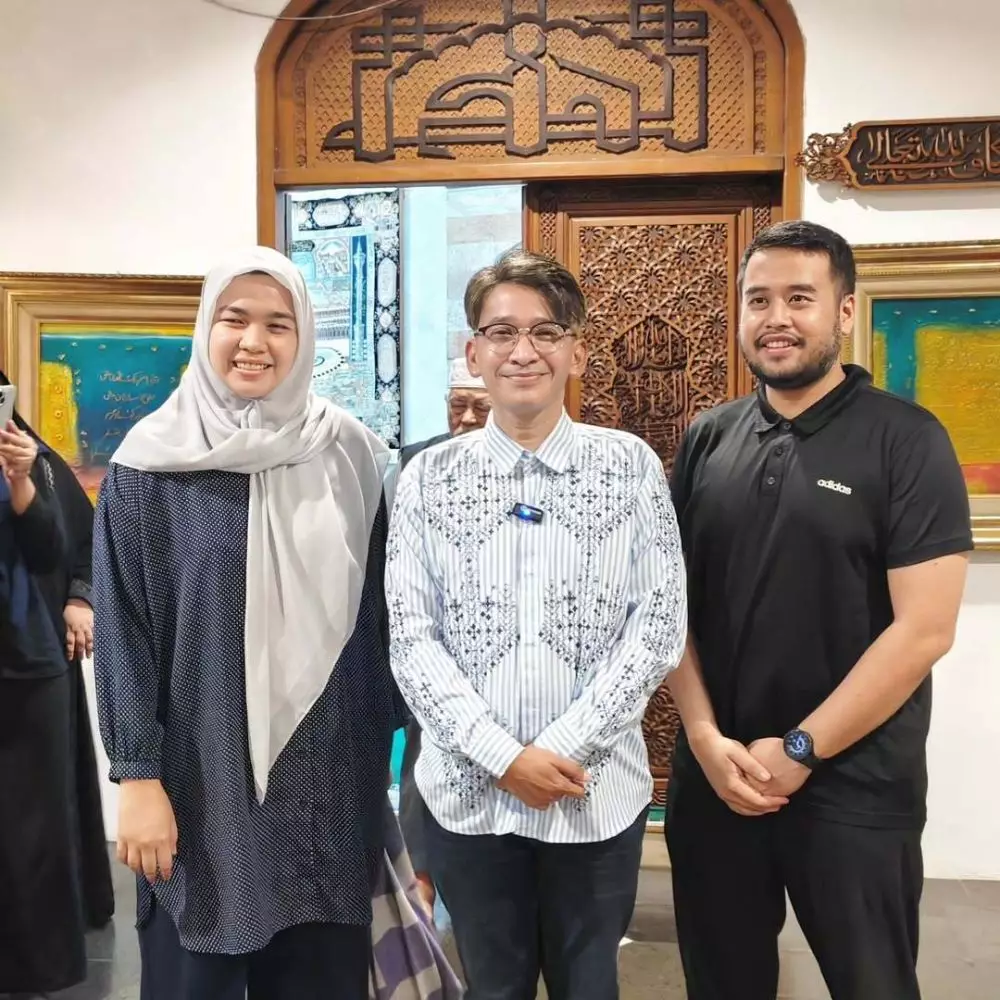 ruben onsu bertemu keluarga besar muslim  © 2025 brilio.net ruben onsu bertemu keluarga besar muslim  © 2025 brilio.net