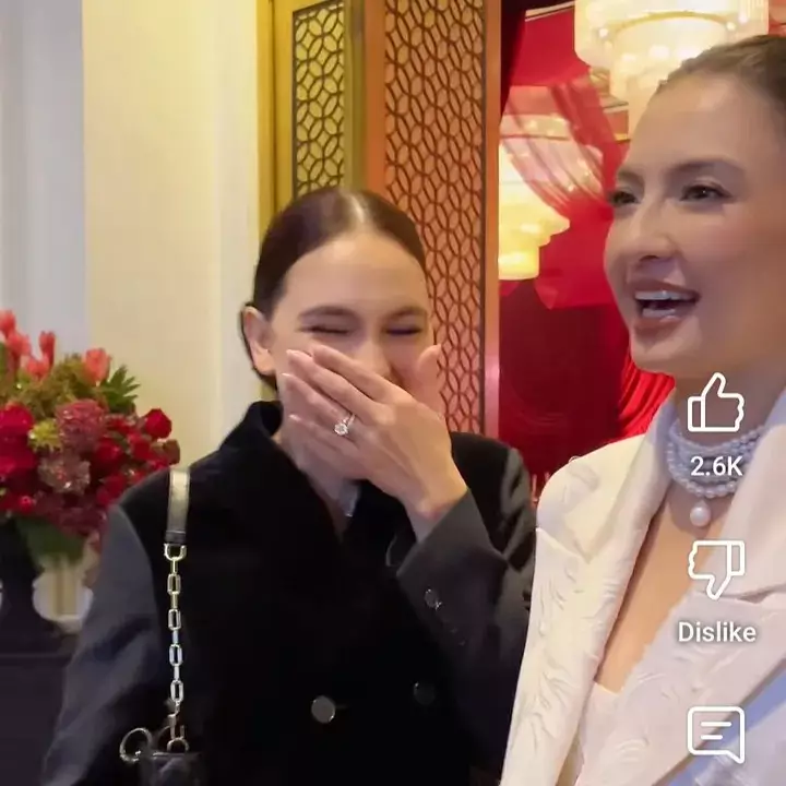 sertijab presiden jomblo dari luna maya ke raline shah © 2025 brilio.net