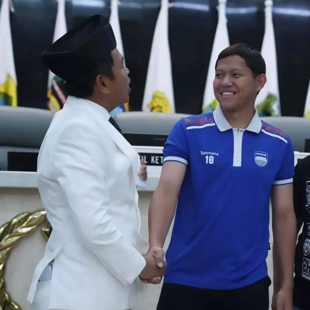 fakta di balik viralnya nama Adam Alis dan Dedi Mulyadi © 2025 brilio.net