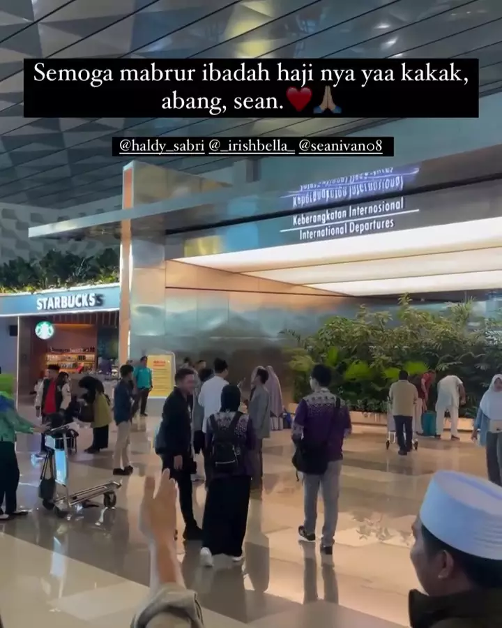 irish bella haldy sabri berangkat haji  © 2025 Instagram