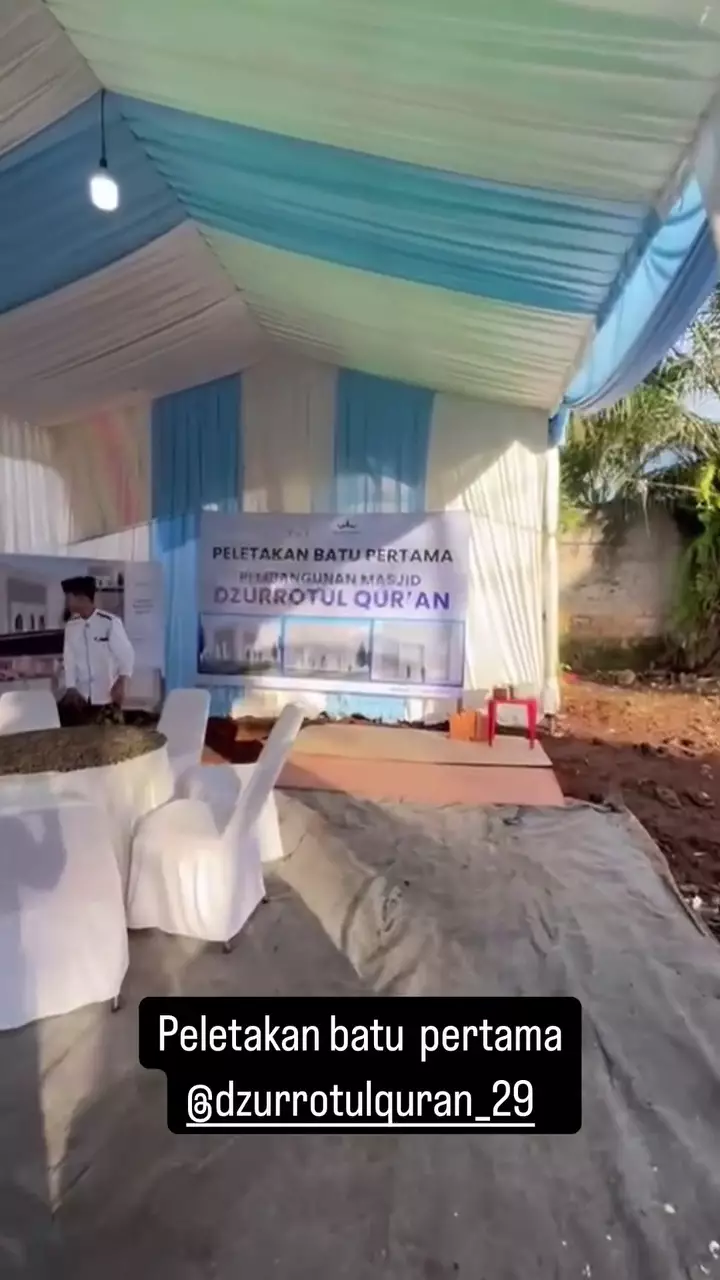 ivan gunawan beli tanah bangun masjid © 2025 Instagram