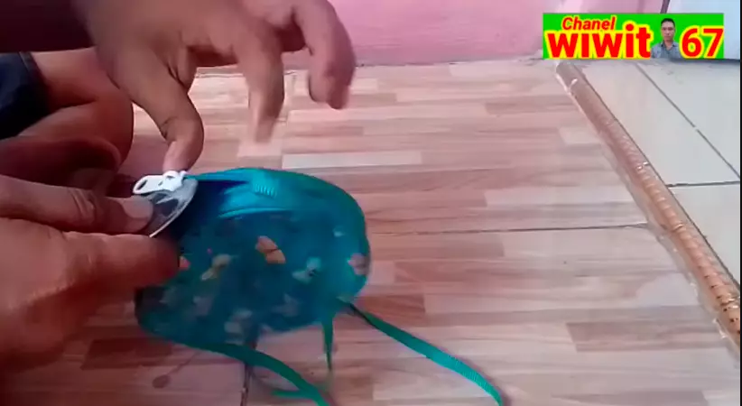 atasi resleting tas lepas pakai sendok © 2024 brilio.net