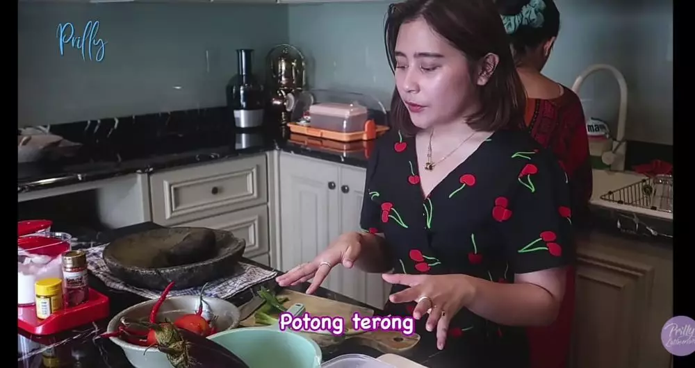 11 Potret dapur mewah Prilly Latuconsina, megah bak hotel bintang lima berbagai sumber 11 Potret dapur mewah Prilly Latuconsina, megah bak hotel bintang lima berbagai sumber