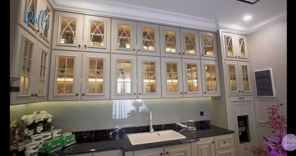 11 Potret dapur mewah Prilly Latuconsina, megah bak hotel bintang lima berbagai sumber 11 Potret dapur mewah Prilly Latuconsina, megah bak hotel bintang lima berbagai sumber