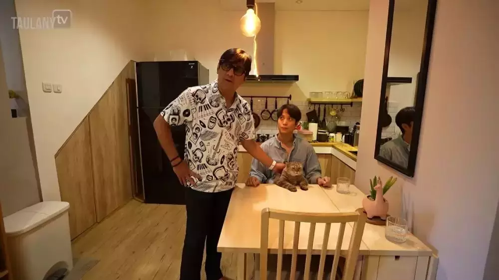 dikta menata dapur minimalis  © 2025 YouTube