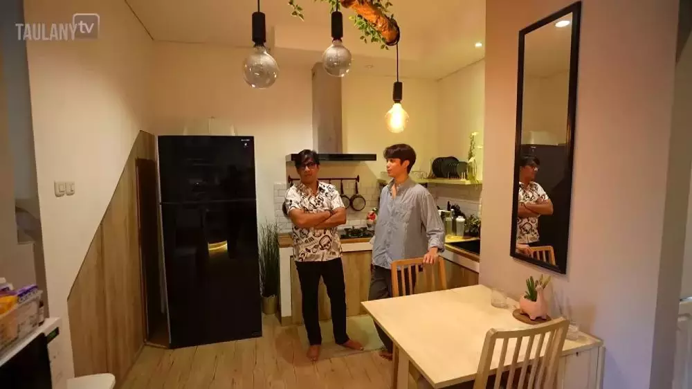 dikta menata dapur minimalis  © 2025 YouTube