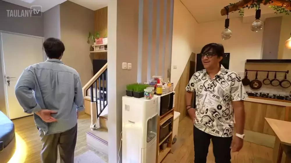 dikta menata dapur minimalis  © 2025 YouTube