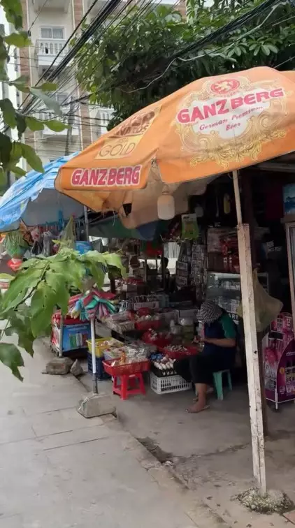 Pria ini liburan ke Kamboja © TikTok Pria ini liburan ke Kamboja © TikTok