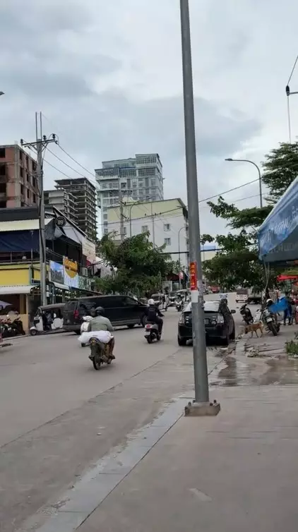 Pria ini liburan ke Kamboja © TikTok Pria ini liburan ke Kamboja © TikTok