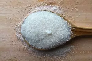 Cara mudah dan efektif menghalau semut di gula pasir dengan bawang putih