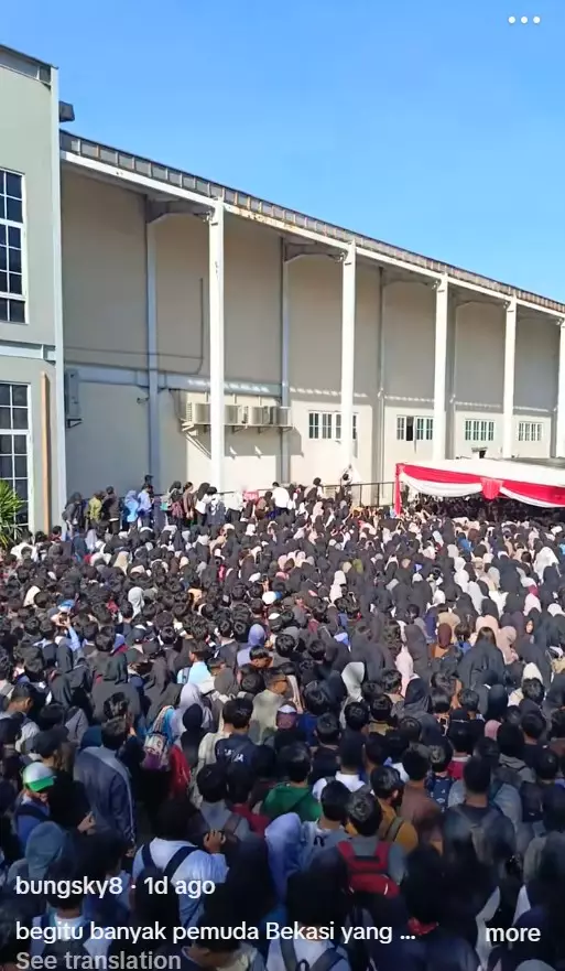 Potret job fair di Bekasi berujung ricuh © berbagai sumber