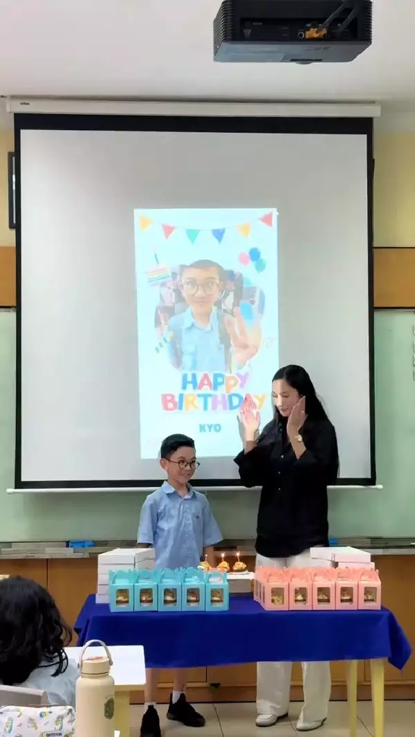 potret Kirana Larasati beri hadiah mobil anak © TikTok