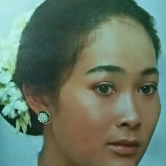 Jadi ikon perfilman era 80an, ini 11 potret masa muda Jenny Rachman yang dulu perankan RA Kartini