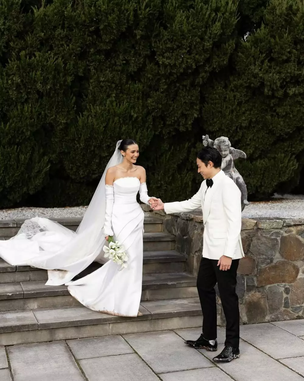 Pernikahan Amanda Rawles,Adriel Susanteo,Mona Farm © 2025 berbagai sumber