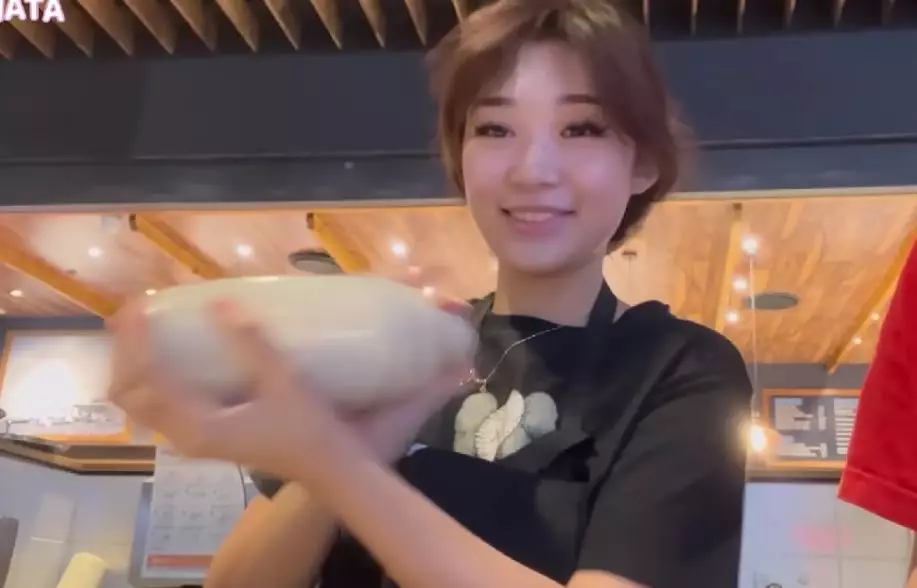 potret lawas seleb jadi penjaga toko Berbagai sumber