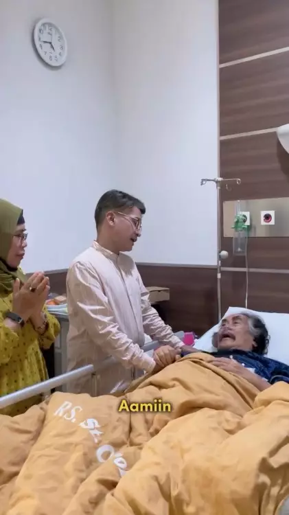 kondisi Jaja Miharja saat dijenguk Ruben Onsu © Instagram kondisi Jaja Miharja saat dijenguk Ruben Onsu © Instagram