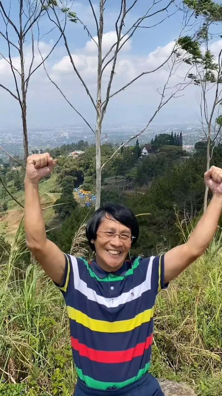 potret terbaru pria plontos kuliah bareng presiden © instagram potret terbaru pria plontos kuliah bareng presiden © instagram