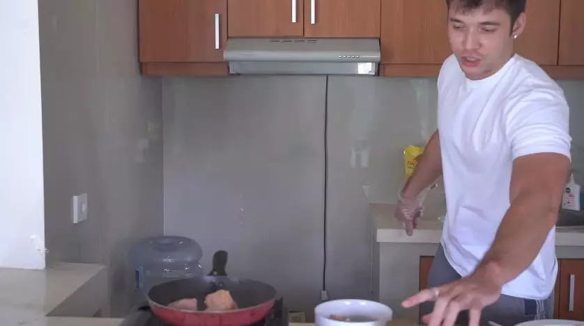 dapur Stefan William semi terbuka © YouTube