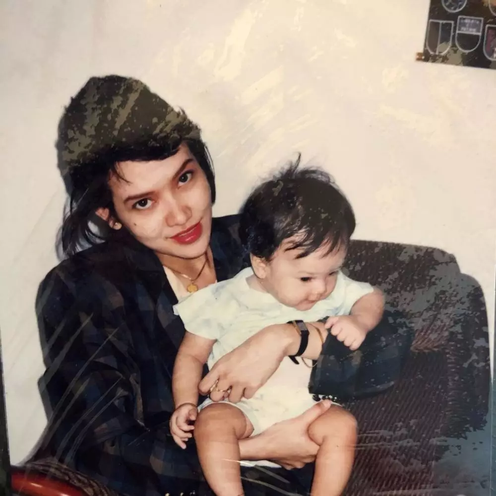 ibu anya geraldine mudanya mirip luna maya © 2023 brilio.net