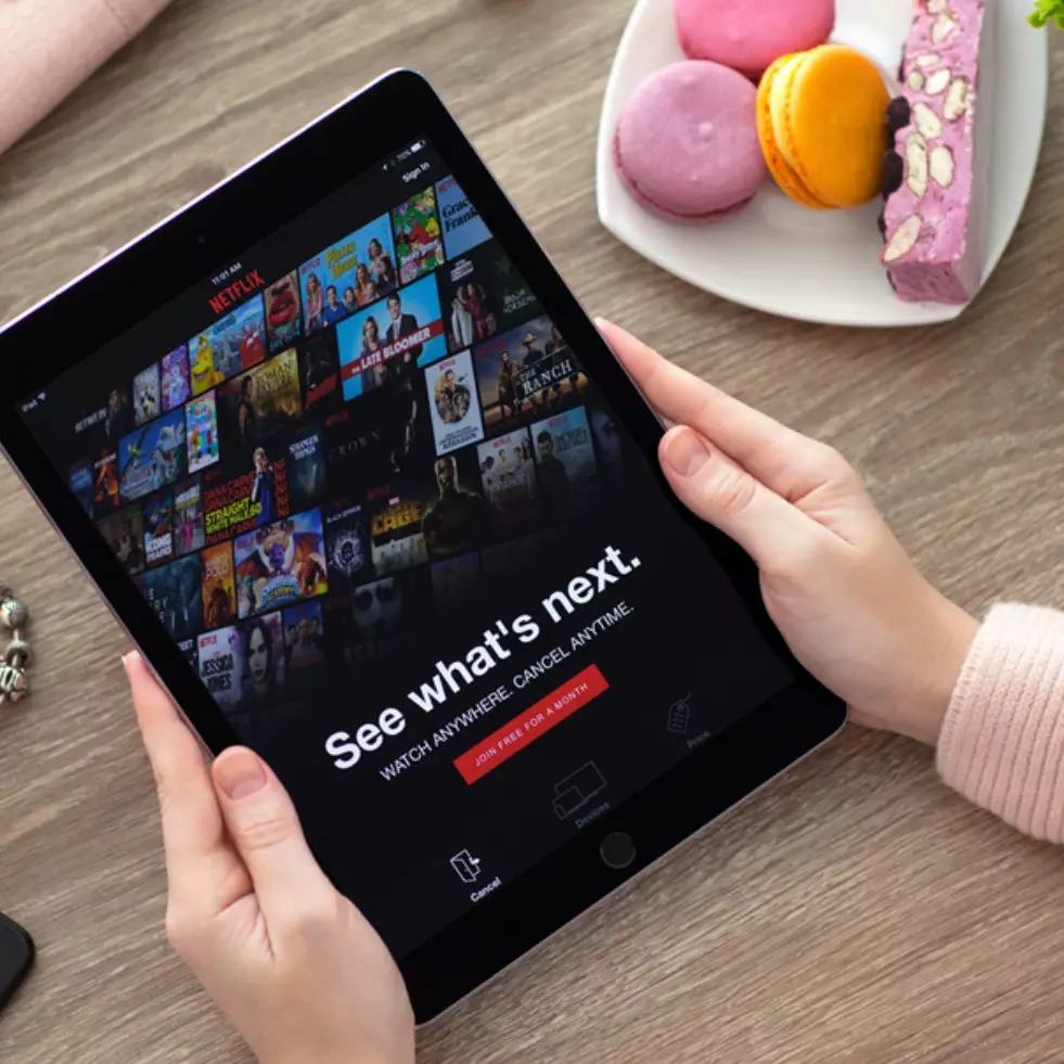 Cara nonton serial di Netflix yang tak ada di Indonesia, legal cuma pakai ExpressVPN