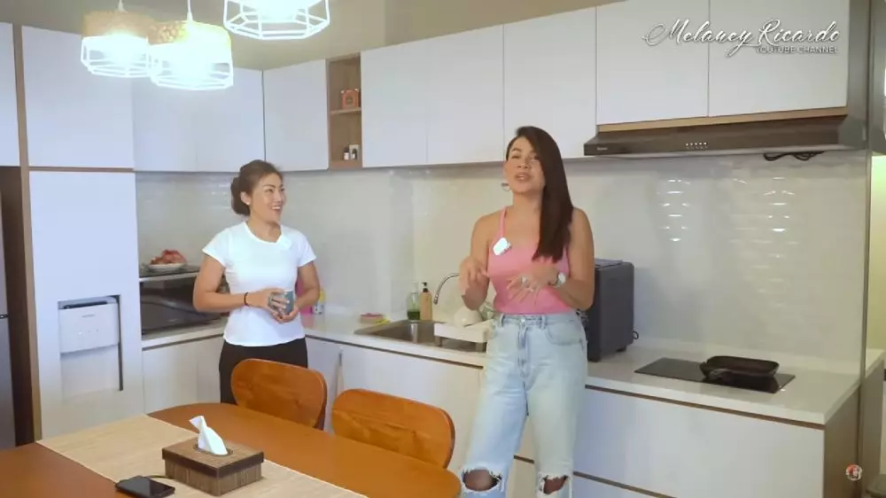 dapur apartemen Inge Anugrah © 2024 brilio.net