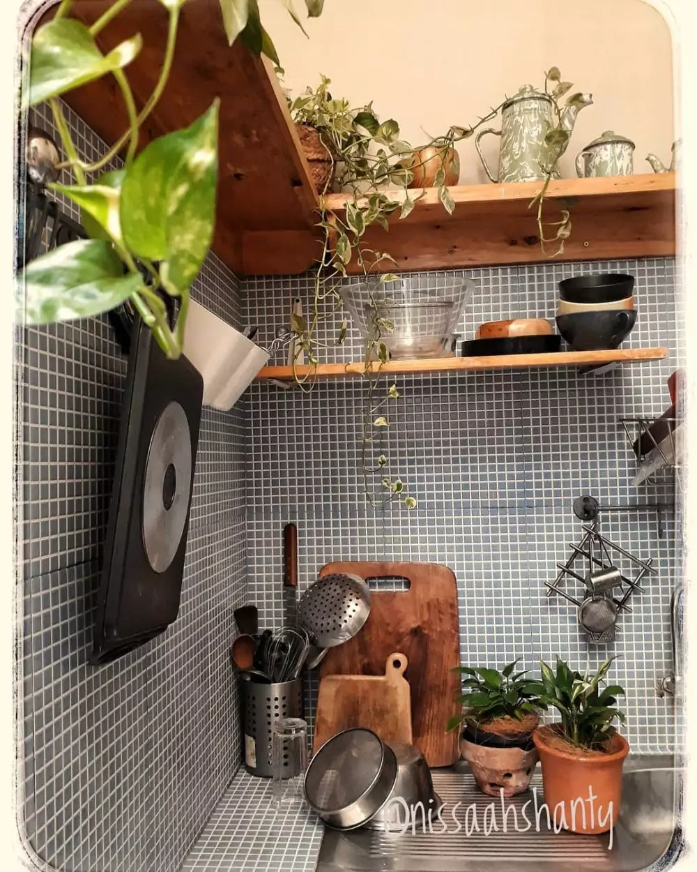 dapur gang senggol tanpa kitchen set estetik unik © 2023 brilio.net